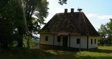 VUKOSAVCI – napad četnika na štab Majevičkog partizanskog odreda VUKOSAVCI – napad četnika na štab Majevičkog partizanskog odreda