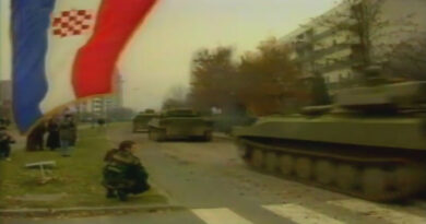 ODLAZAK JNA IZ KASARNE „MARŠAL TITO“ U ZAGREBU ODLAZAK JNA IZ KASARNE „MARŠAL TITO“ U ZAGREBU